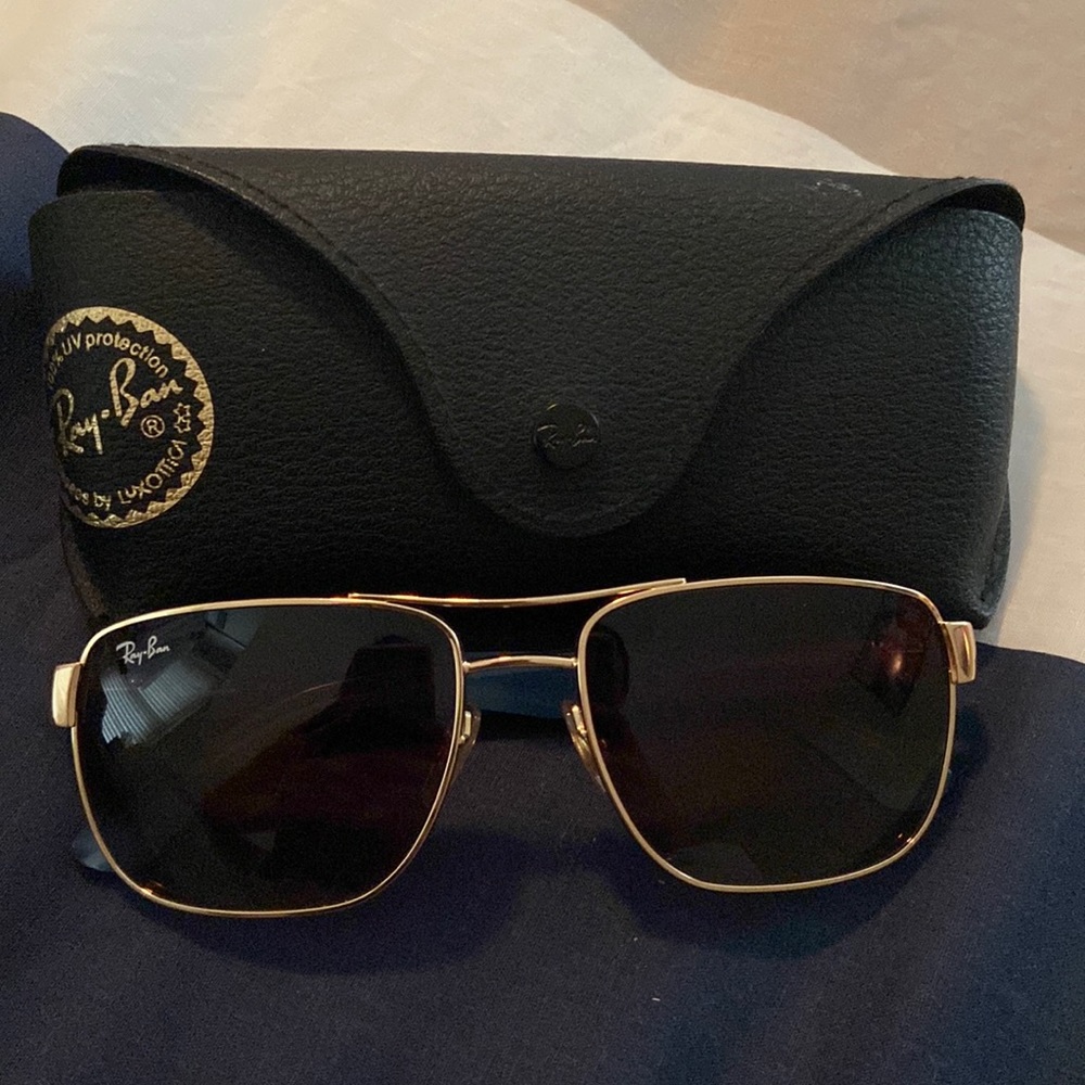 Never been worn Ray bans